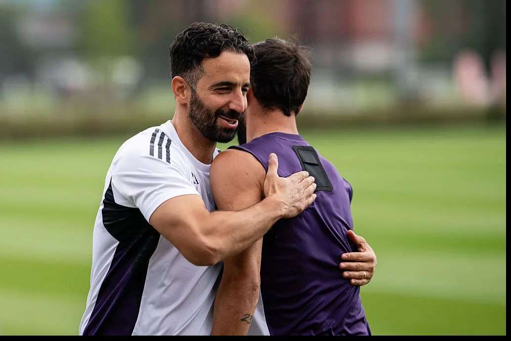 曼联深夜密谈21岁天才，布莱顿1亿要价恐吓退红魔？